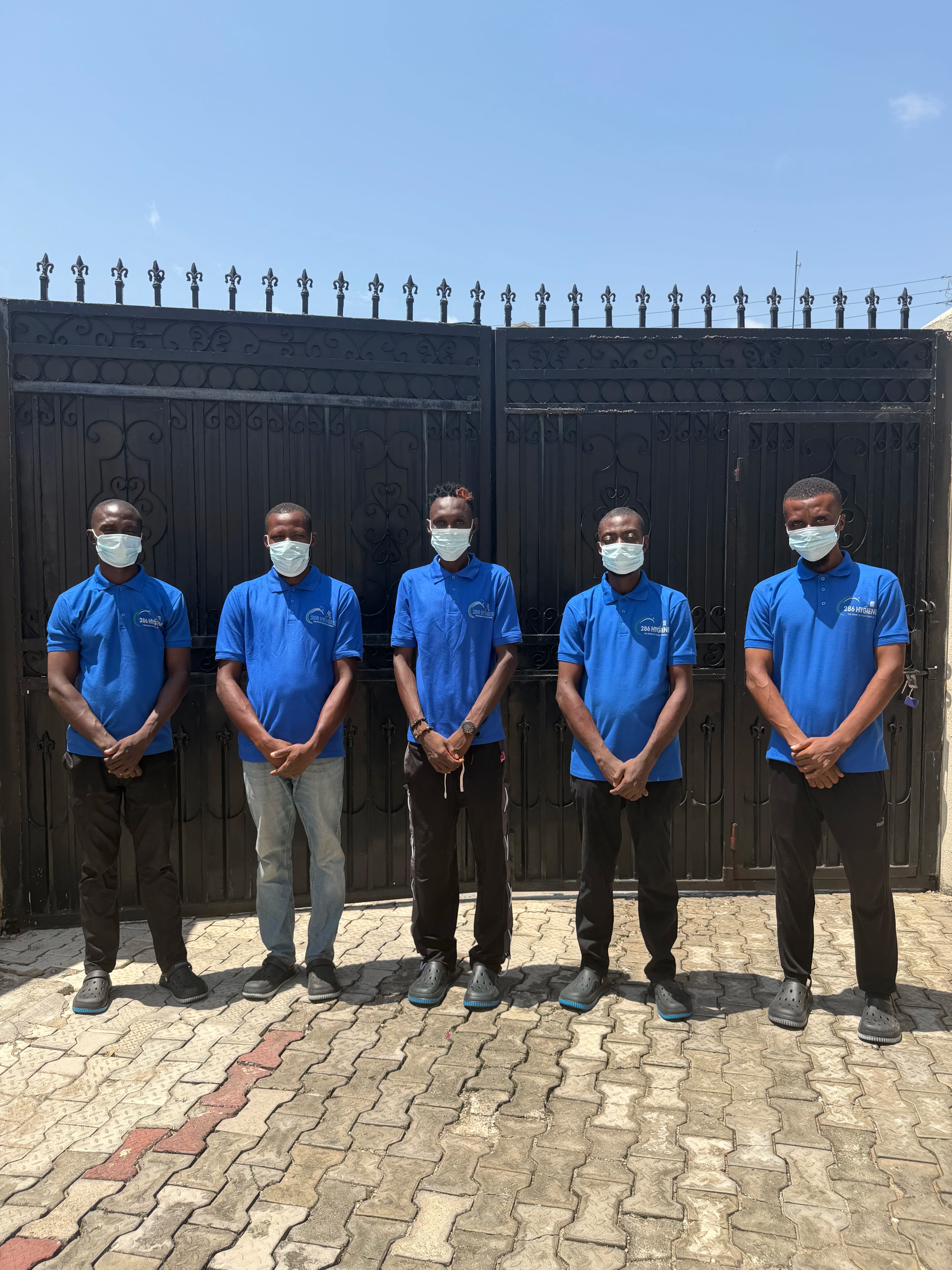 286 Hygiene cleaning team in action